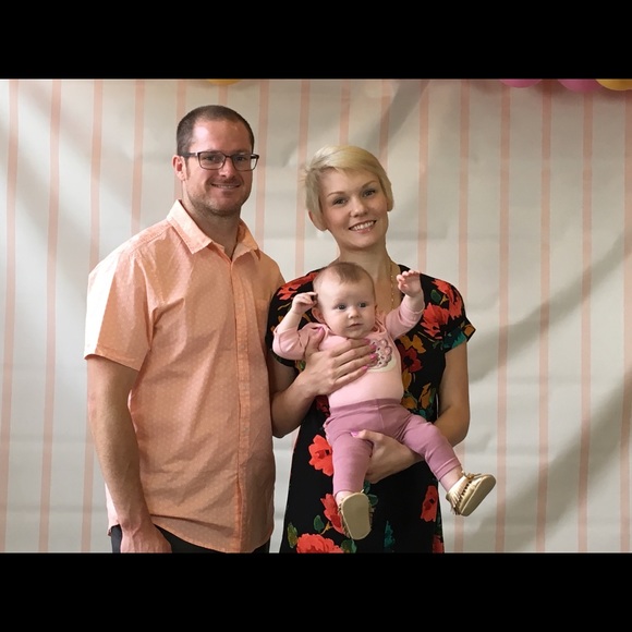 Meet your Posher, Sara - Picture 2 of 3